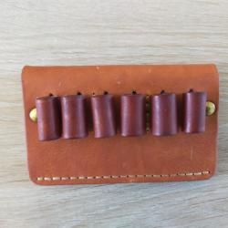 Cartouchière en cuir pour balles de carabine (cuire assez clair)