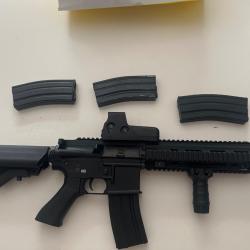M4 bolt ebb avec point rouge et 4 chargeur