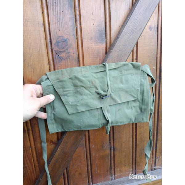 Trousse de toilette militaire