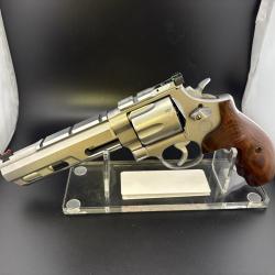 SMITH & WESSON MOD 629 44 REM MAG