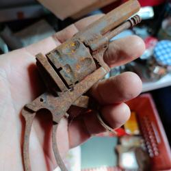 Carcasse de revolver a broche