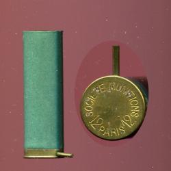 Cal. 12 à broche - marquage : SOCIETE MUNITIONS 12 PARIS 12 - tube carton vert - jamais chargée