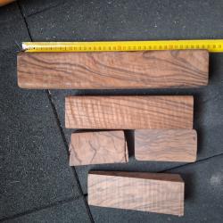Lot de bois noyer turc pour couteau , boule de levier , plaquette carabine etc...