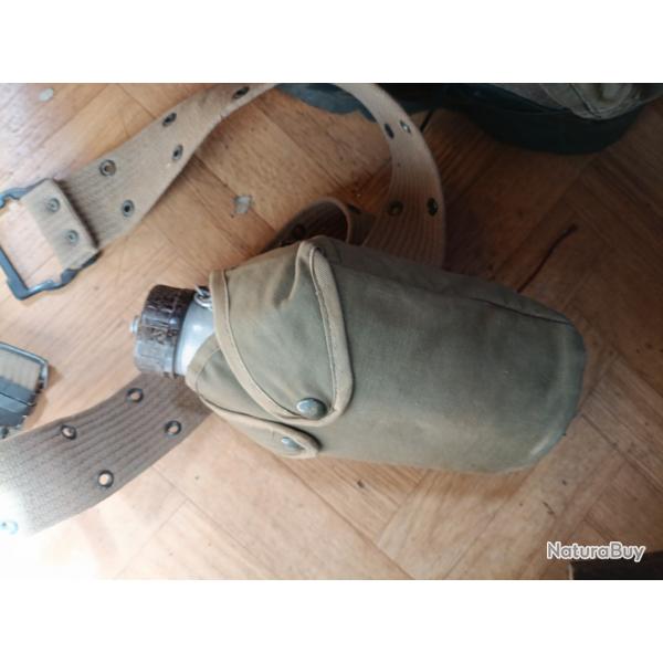 Gourde militaire avec ceinture
