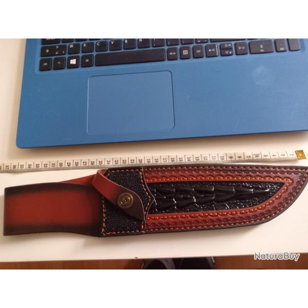 HOLSTER  CUIR POUR GRAND  COUTEAU