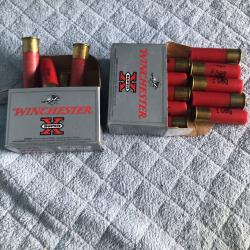 2 boîtes de 10 cartouches cal 12 winchester velocity  superx  magnum  plombs 6