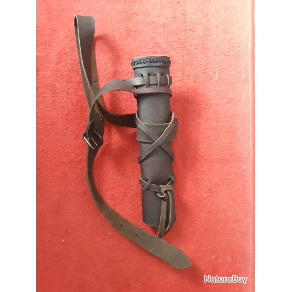 fourreau de cuir pour epee style medieval viking reconstitution combat fetes