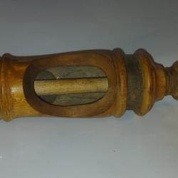 ANCIEN APPAREIL À BOUCHONNER