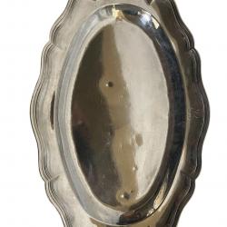 Plat en argent massif Louis XV à bords mouvementés