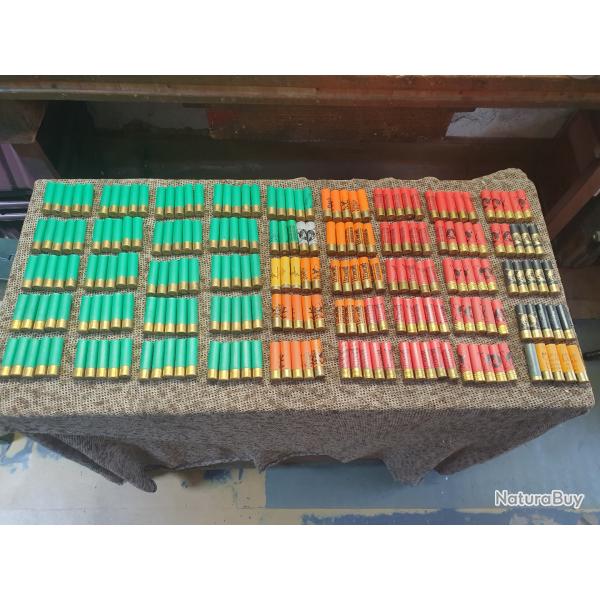 lot de 225 douilles de calibre 20/65 en plastique (211) et en carton (14)