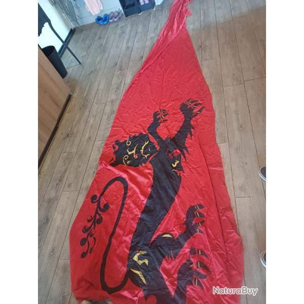 Drapeau bannire cusson  identifier