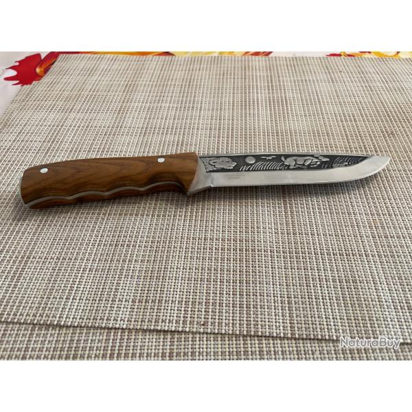 Couteau de chasseur sculpte