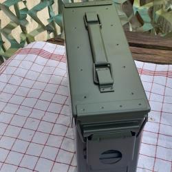 Caisse à munitions en fer