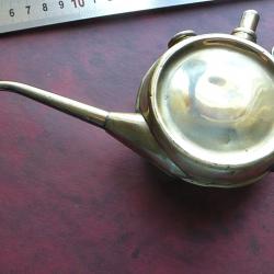 belle burette a huile  en laiton des année 1900