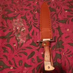 Baïonnette poignard Neuf Lame et manche d'une seule pièceLame : 23 cmManche : 11.5 cm