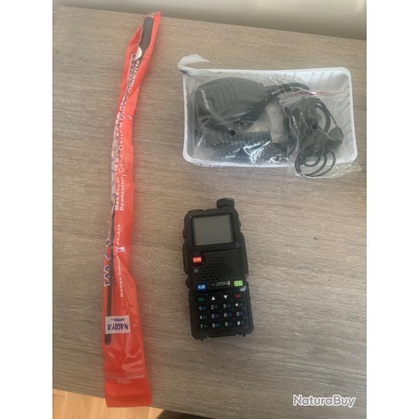 Radio baofeng uv5r neuf + accessoires