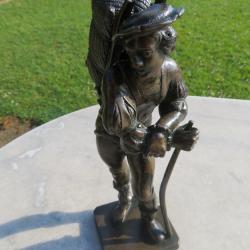 Sculpture en Bronze patiné représentant un homme portefaix dans le Style de la Renaissance (XIXé)