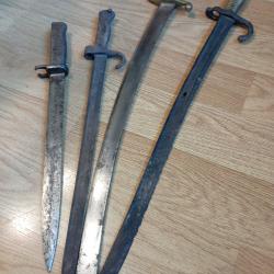 Lot d'armes blanches pour restauration.