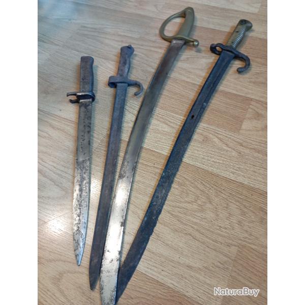 Lot d'armes blanches pour restauration.