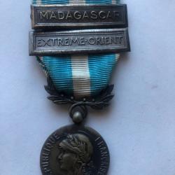 Medaille coloniale barettes EXTREME-ORIENT et MADAGASCAR