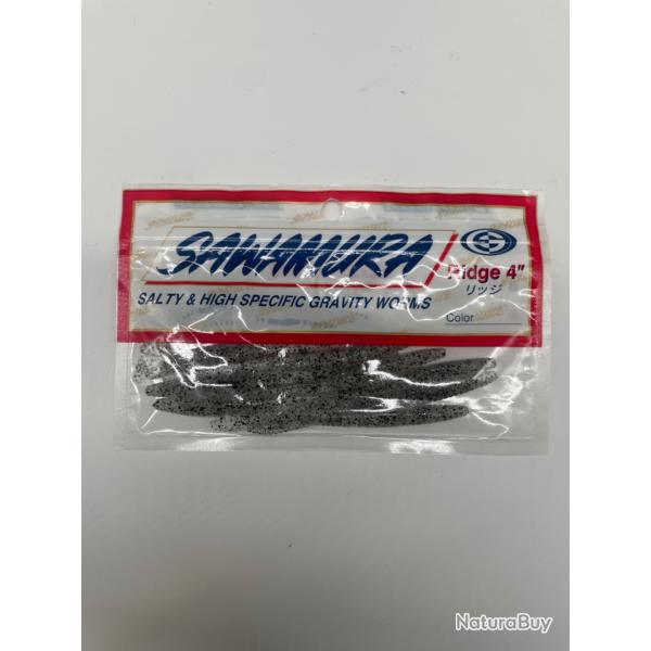 Leurre souple worm carnassier sawamura ridge 4" 10cm 1,8g transparent/noir