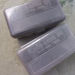 2 boites à munitions 38/358 mag