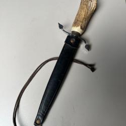 Poignard, dague d'achat personnel des appelés en Algerie, type goumiers, béret rouge, parachutiste.