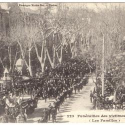CPA - Funérailles des Victimes du IENA ( Les Familles)  N°1375