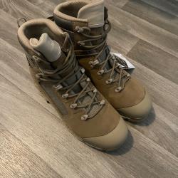 Paire de chaussures MEINDL