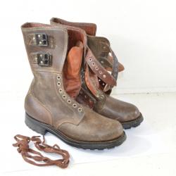 Paire de rangers Armée Française Algérie, cuir marron. taille 41. Surplus reconstitution chasse