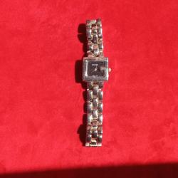 montre GUCCI en acier pour femme