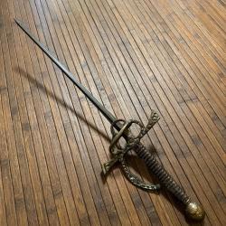 DAGUE MAIN GAUCHE XlX éme SUR UNE ÉPÉE DE DUEL PRIEUR FRANCE