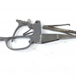 Pontet mousqueton Berthier 1892 3 coups, complet avec ressort elevateur detente, gachette ejecteur.
