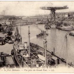 CPA - BREST - Le Port Militaire - Vue prise du Grand Pont N°1385