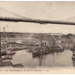 CPA - BREST - Le Pont Transbordeur et le fond de l'Arsenal N°1386