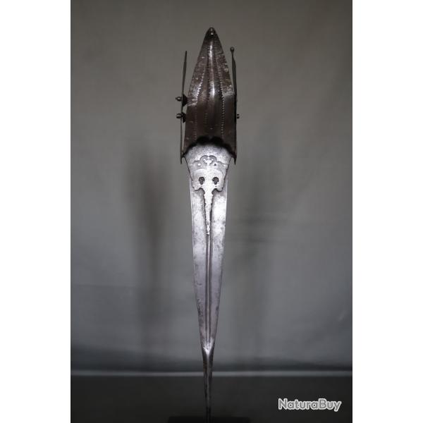 Dague Indienne  garde enveloppante dite vijayanagara katar - Inde, 16me-17me sicle