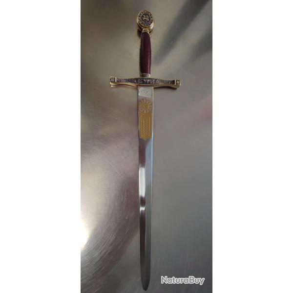 COUPE PAPIER (LETTRE) - FORME PE EXCALIBUR - OR / ROUGE - NEUF