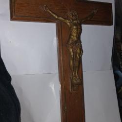 GRAND ET ANCIEN CRUCIFIX CHRIST