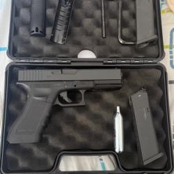 Glock 17 gen4 cybergun comme neuf avec nouveau chargeur
