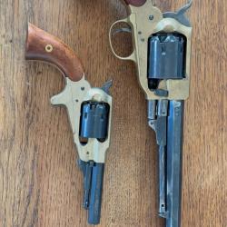 Lot de deux revolvers à poudre noire