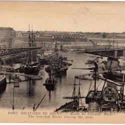 CPA - Marine Militaire - BREST -  SORTIE DU CUIRASSE " LE HOCHE " N°1395