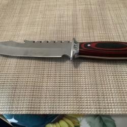 Couteau de chasse de bonne taille