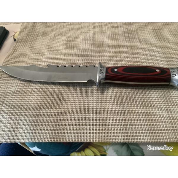Couteau de chasse de bonne taille