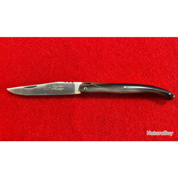 Couteau LAGUIOLE PRESTIGE par la coutellerie LE SABOT : plein manche  en pointe de corne blonde fum
