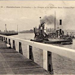 CPA - Marine - Ouistreham La Drague et la Suceuse dans l'Avant Port  N°227