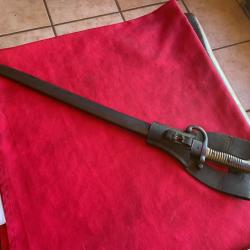 Baïonnette chassepot avec son gousset, pas de prix de réserve