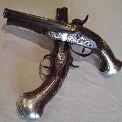 Belle paire de pistolets de carosse de luxe