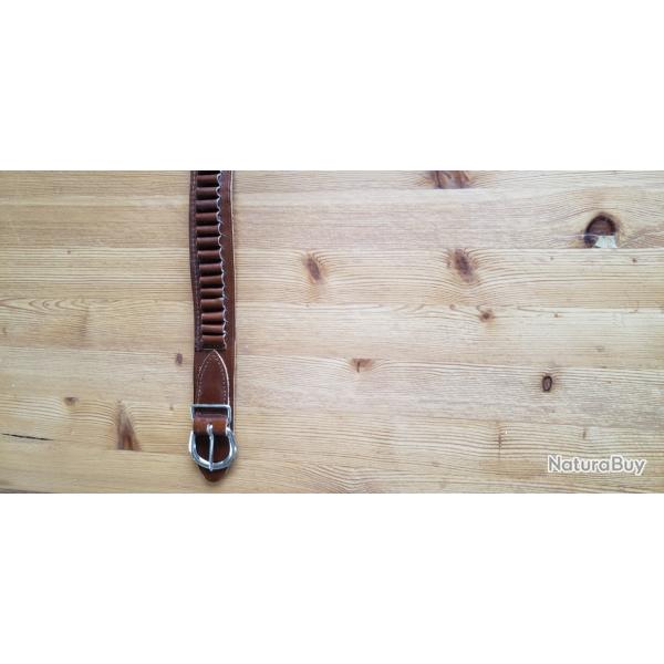 Cartouchire cuir neuve 22LrLg 116,5cm,  50 tuis