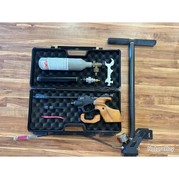 BAIKAL  MP-672 Pistolet de tir sportif  plomb 4,5mm avec pompe  pied et bouteille