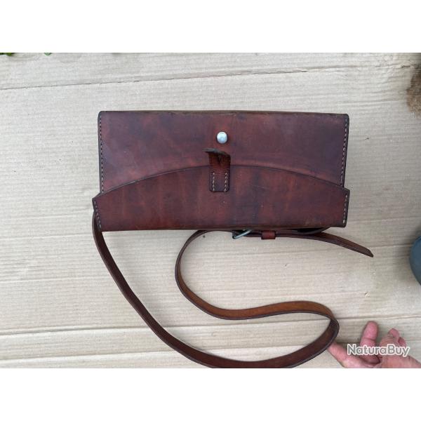 Sac  bandoulire en cuir de l'arme suisse de la marque W.WITTWER RIEHEN 71